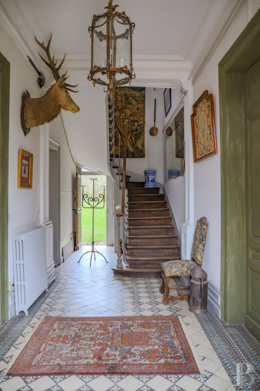 Dans le  Calvados, au pied de la  Basilique de Lisieux un manoir médiéval du 16e siècle - photo  n°6